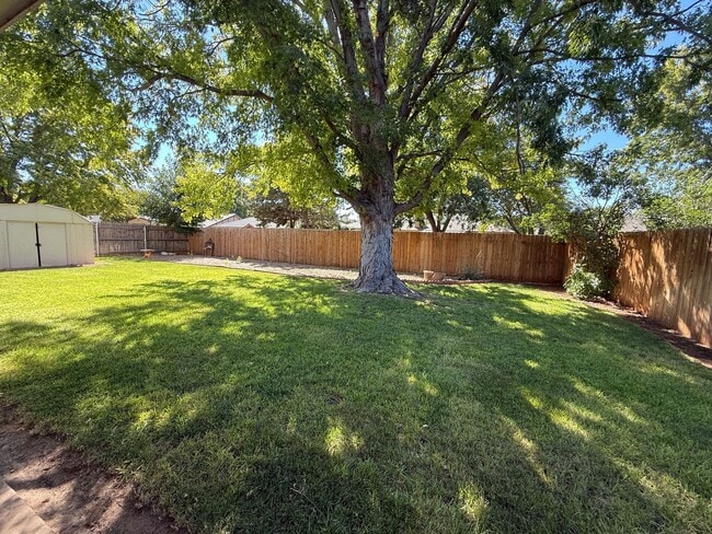 Building Photo - Beautiful 3 Bedroom Home Located in the Zia School District