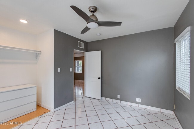 Building Photo - 4115 N 42nd Pl