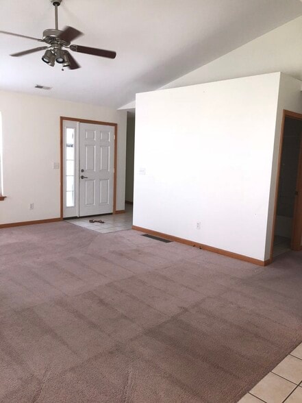 Building Photo - 1547 N Redhawk Dr