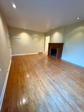 Building Photo - Treat Yourself to this Large Queen Anne Home!