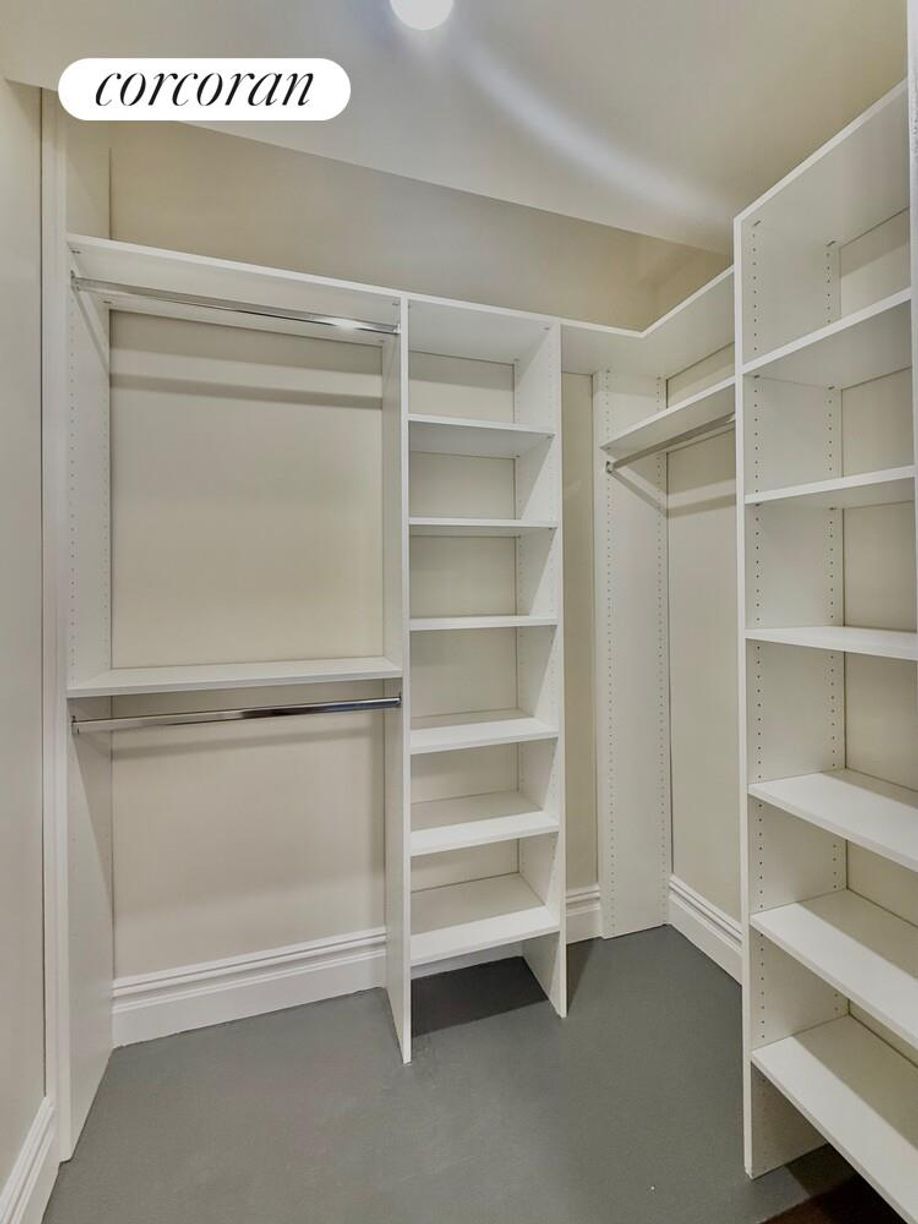 Building Photo - 210 E 68th St