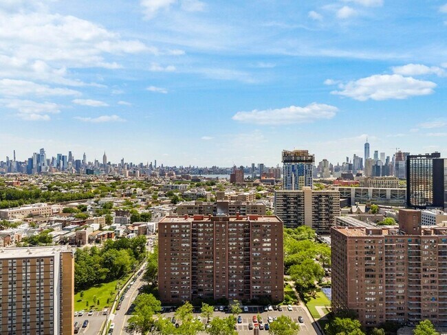 Building Photo - 201 St Pauls Ave