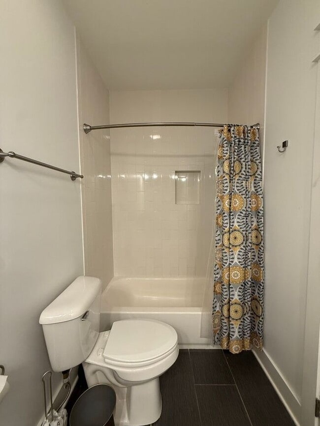 Building Photo - Beautiful Two-Story House in Woodbine - Fenced in Backyard