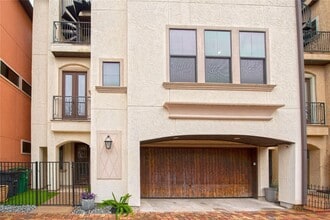 Building Photo - 1141 W 23rd St