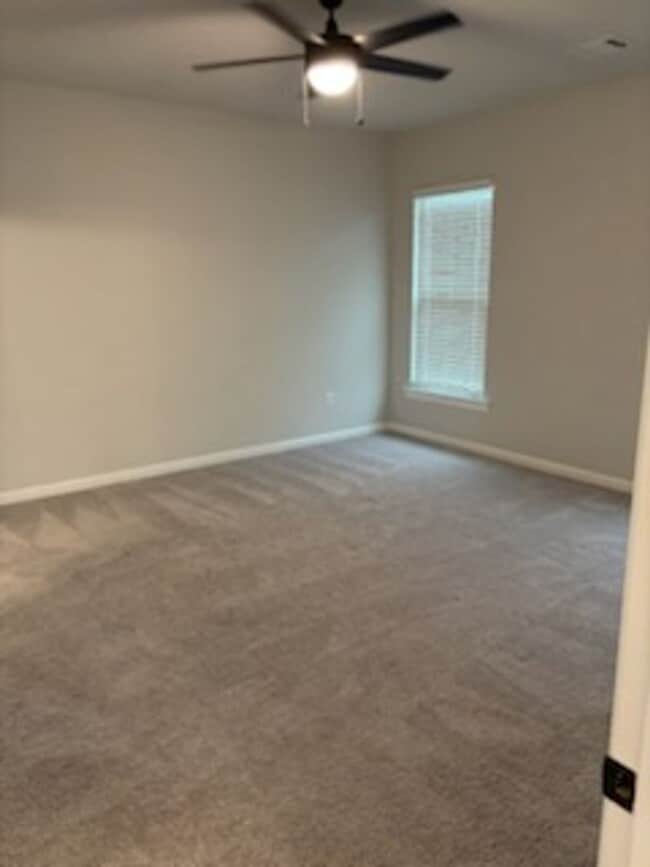 Building Photo - 5330 Helmsdale Ct