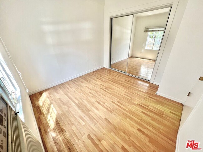 Building Photo - 420 Altair Pl