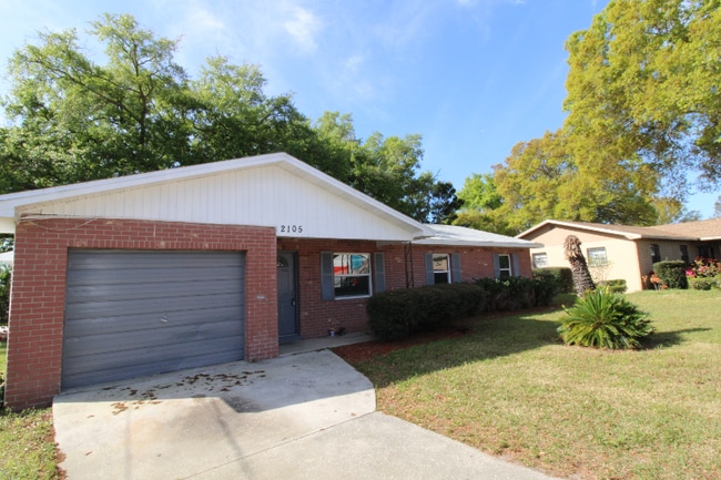 Building Photo - 2105 Blossom Ct