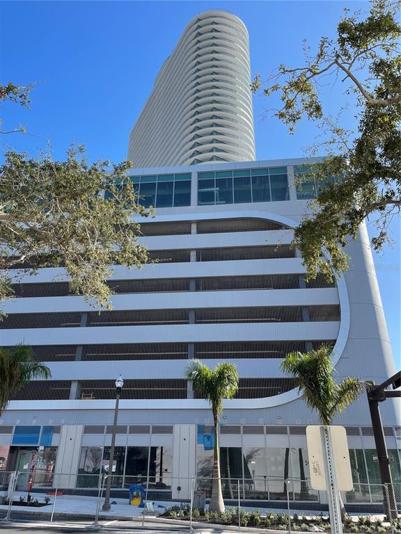 Building Photo - 400 Central Ave