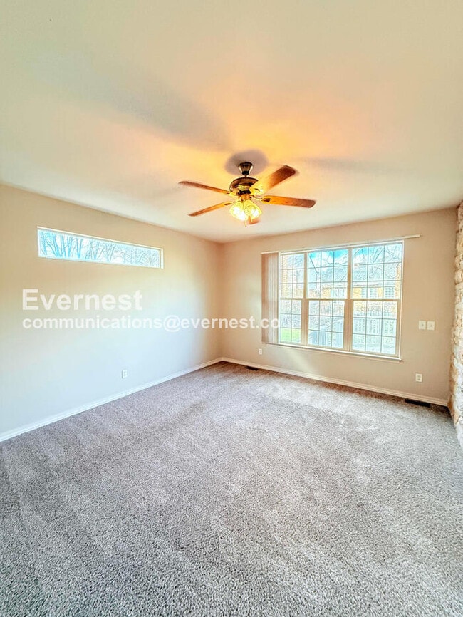 Building Photo - 1660 Brookdale Dr