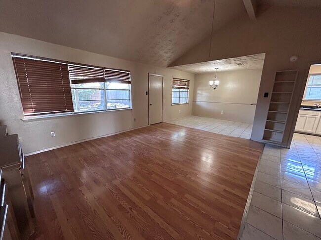 Building Photo - 20322 Beigewood Ln
