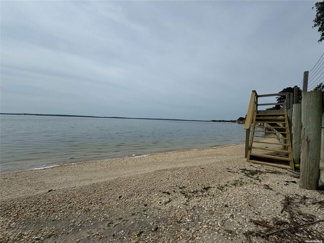 Building Photo - 1429 Peconic Bay Blvd