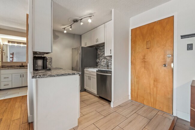 Building Photo - 4800 Hale Pky