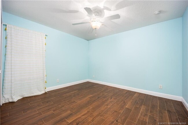 Building Photo - 5936 NW Brenda Cir