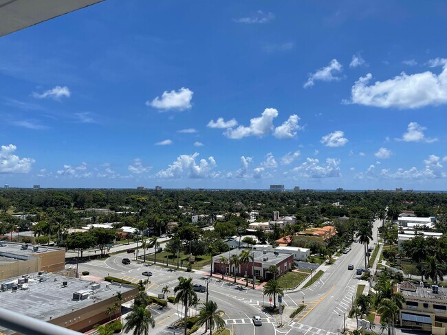 Building Photo - 1720 Harrison St