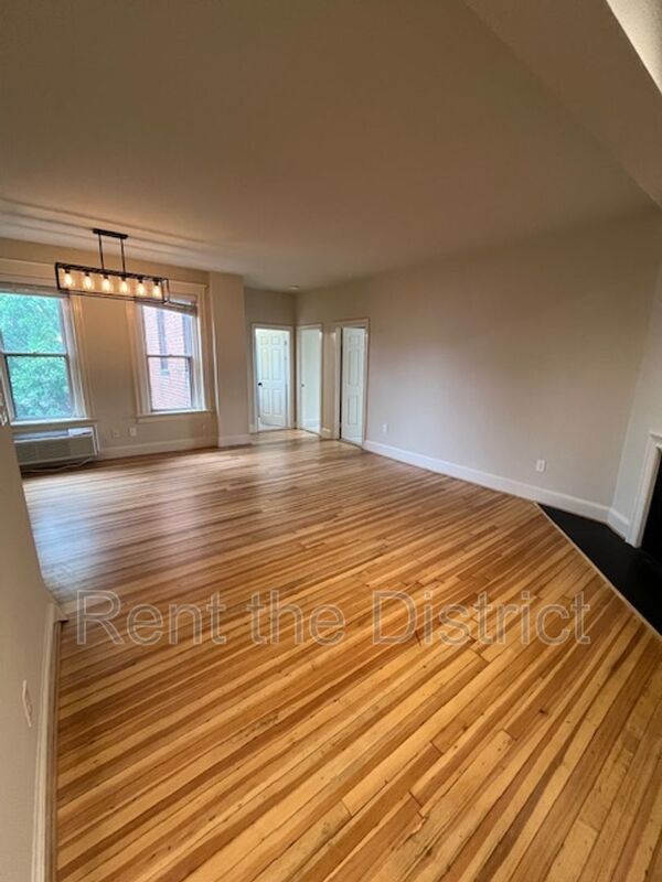 Building Photo - 1824 S Street NW