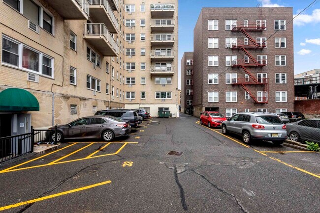 Building Photo - 6010 JFK Blvd E