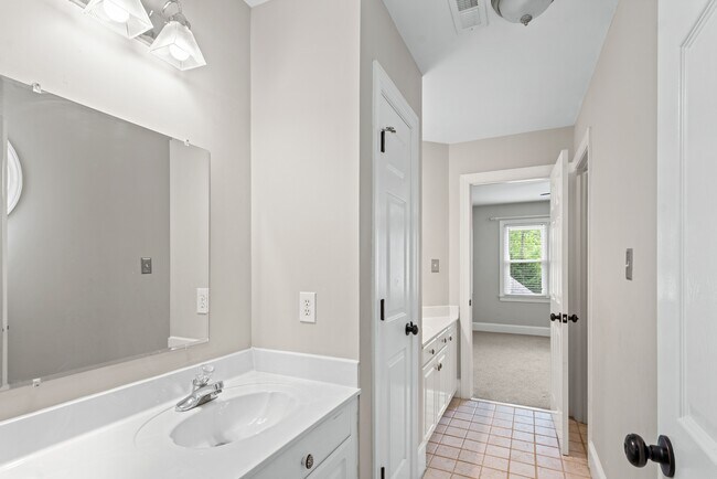 Building Photo - 3833 Denmeade Dr