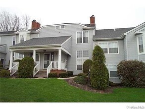 Building Photo - 39 The Knolls