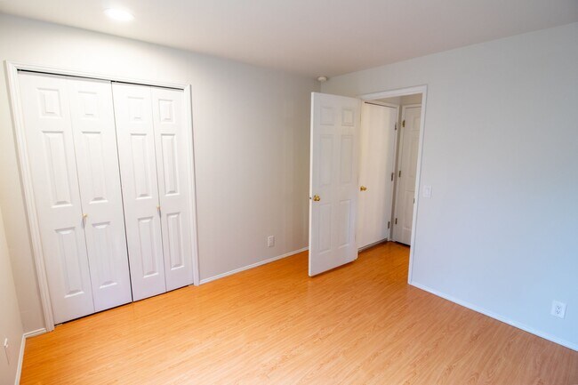 Building Photo - 4bd/2.75ba Sammamish Home