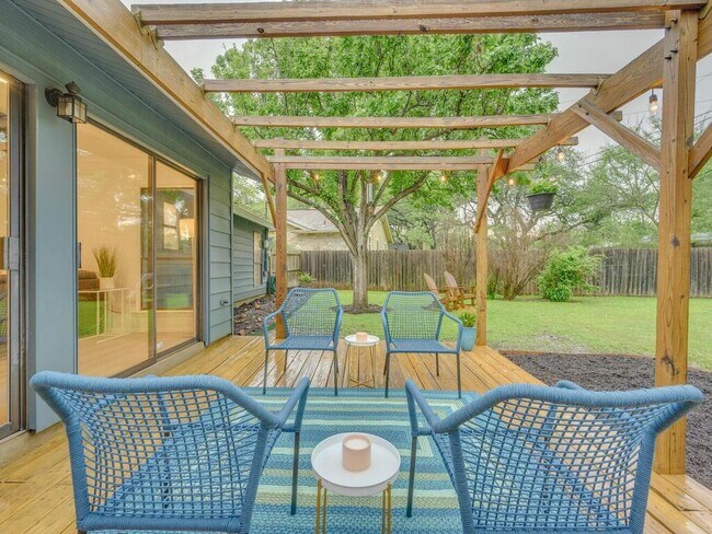 Building Photo - 4908 Dry Oak Trail