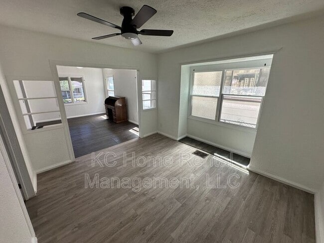 Building Photo - 2316 Spruce Ave