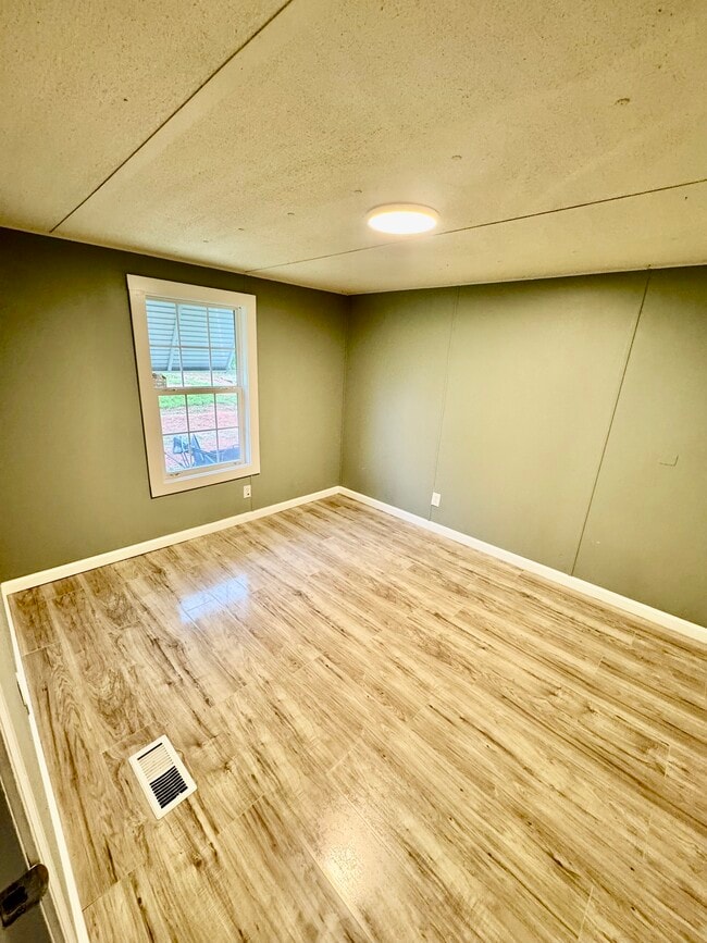 Building Photo - 646 Rices Creek Rd