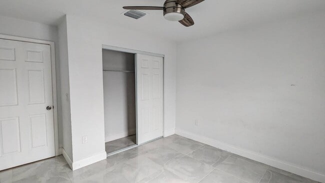 Building Photo - 211 Grenada St NE