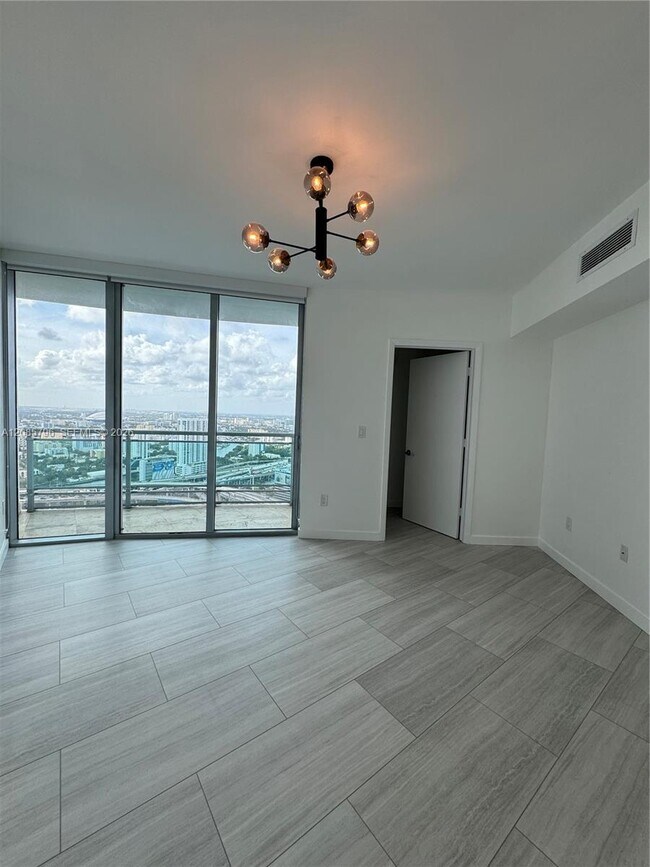 Building Photo - 350 S Miami Ave