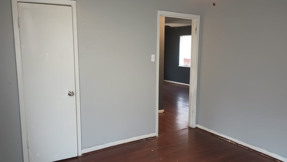 Building Photo - 1406 Greenwood Ave