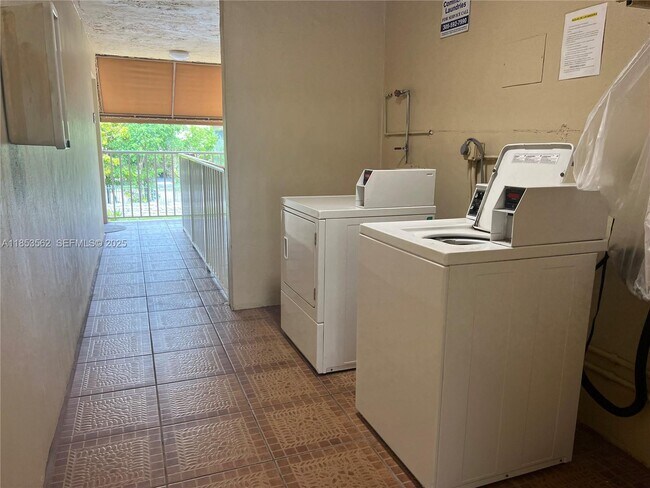 Building Photo - 4660 NW 79th Ave