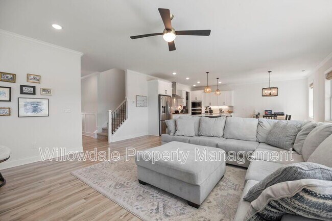 Building Photo - 2020 Moonraker Dr