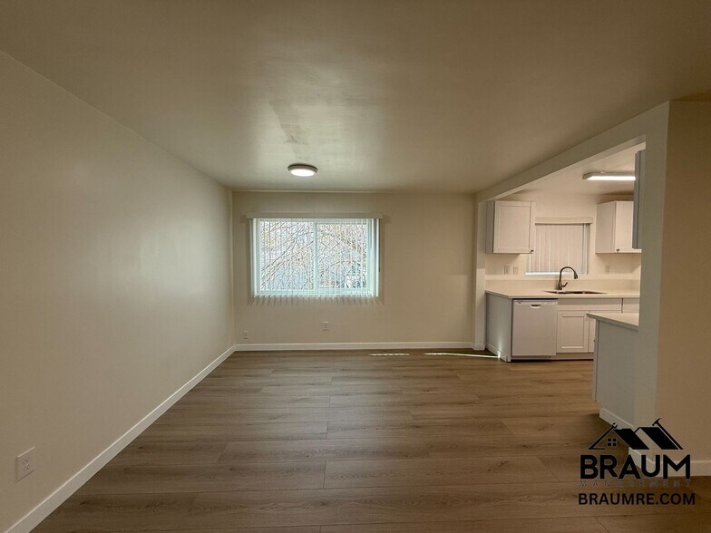 Building Photo - 5611 Fulcher Ave