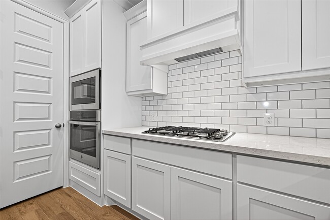 Building Photo - 14727 Band Tailed Pigeon Ct