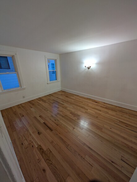 Bedroom - 1532 Sunset Ave