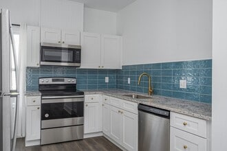 Building Photo - 637 E Anderson St