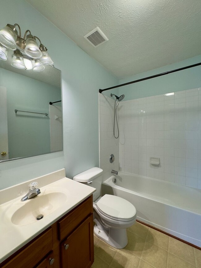 Building Photo - Charming 2 Bedroom/2.5 Bathroom Townhome in Aberdeen, MD!