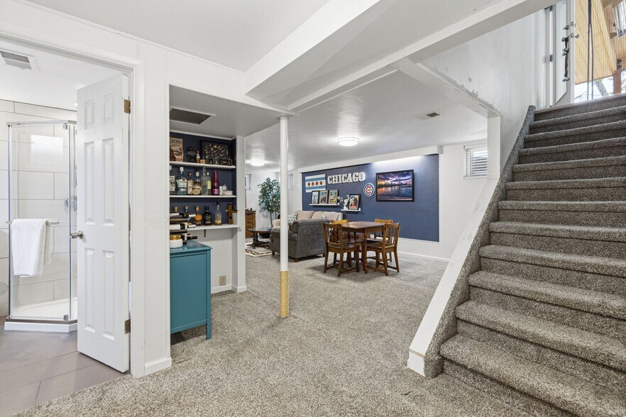 Building Photo - 6146 S Josephine Way