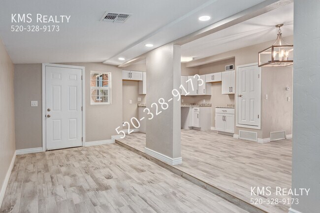 Building Photo - 858 W Virginia-