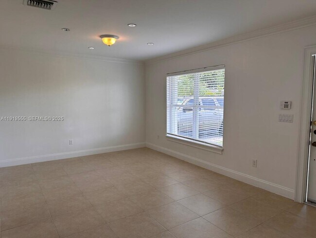 Building Photo - 15432 SW 105th Ave