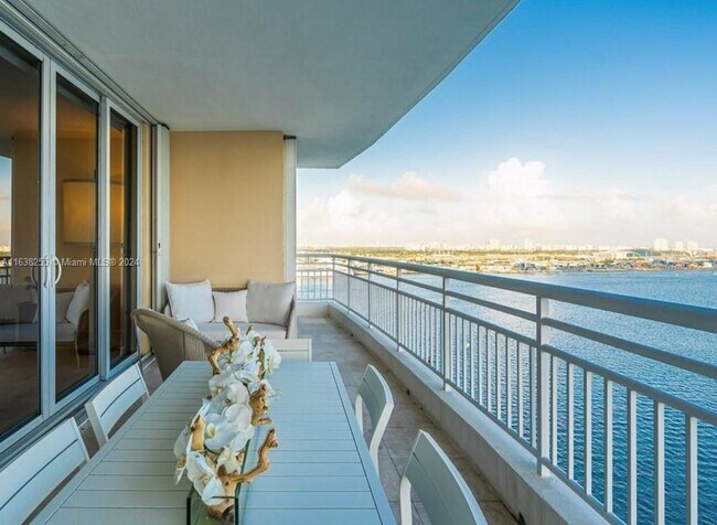 Primary Photo - 808 Brickell Key Dr
