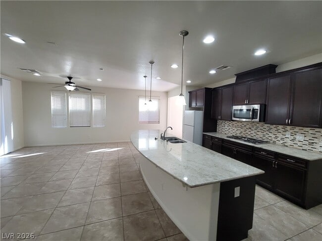 Building Photo - 5564 Bethany Bend Dr