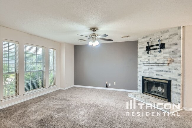 Building Photo - 3416 Tulip Ln