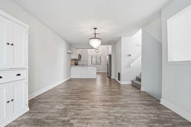 Building Photo - 7 Marina Cove Dr