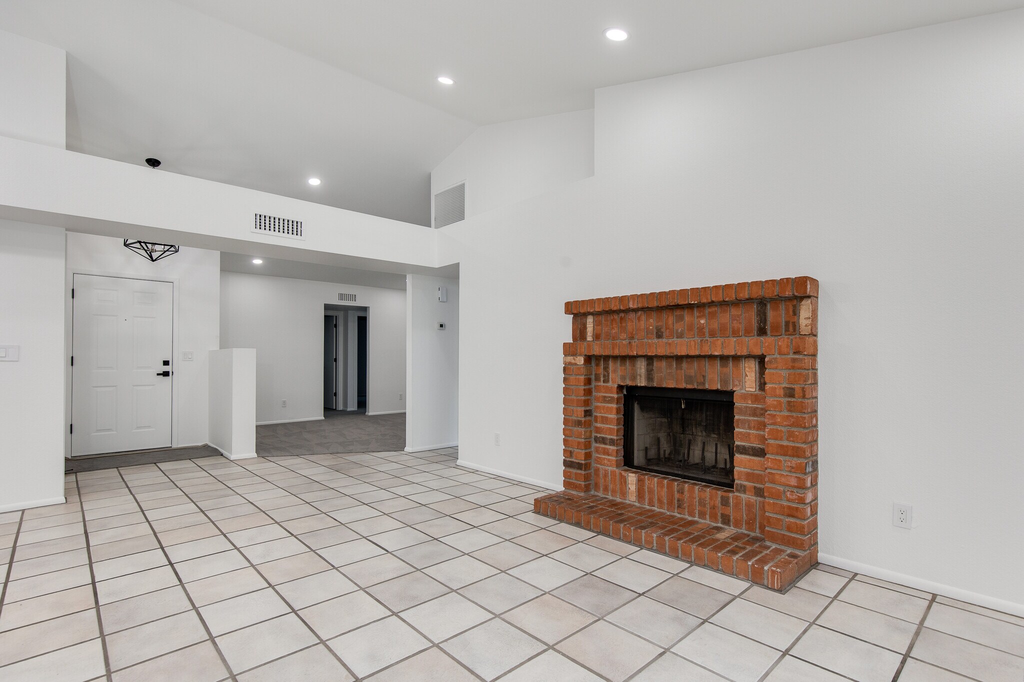 Building Photo - 6335 E Brown Rd