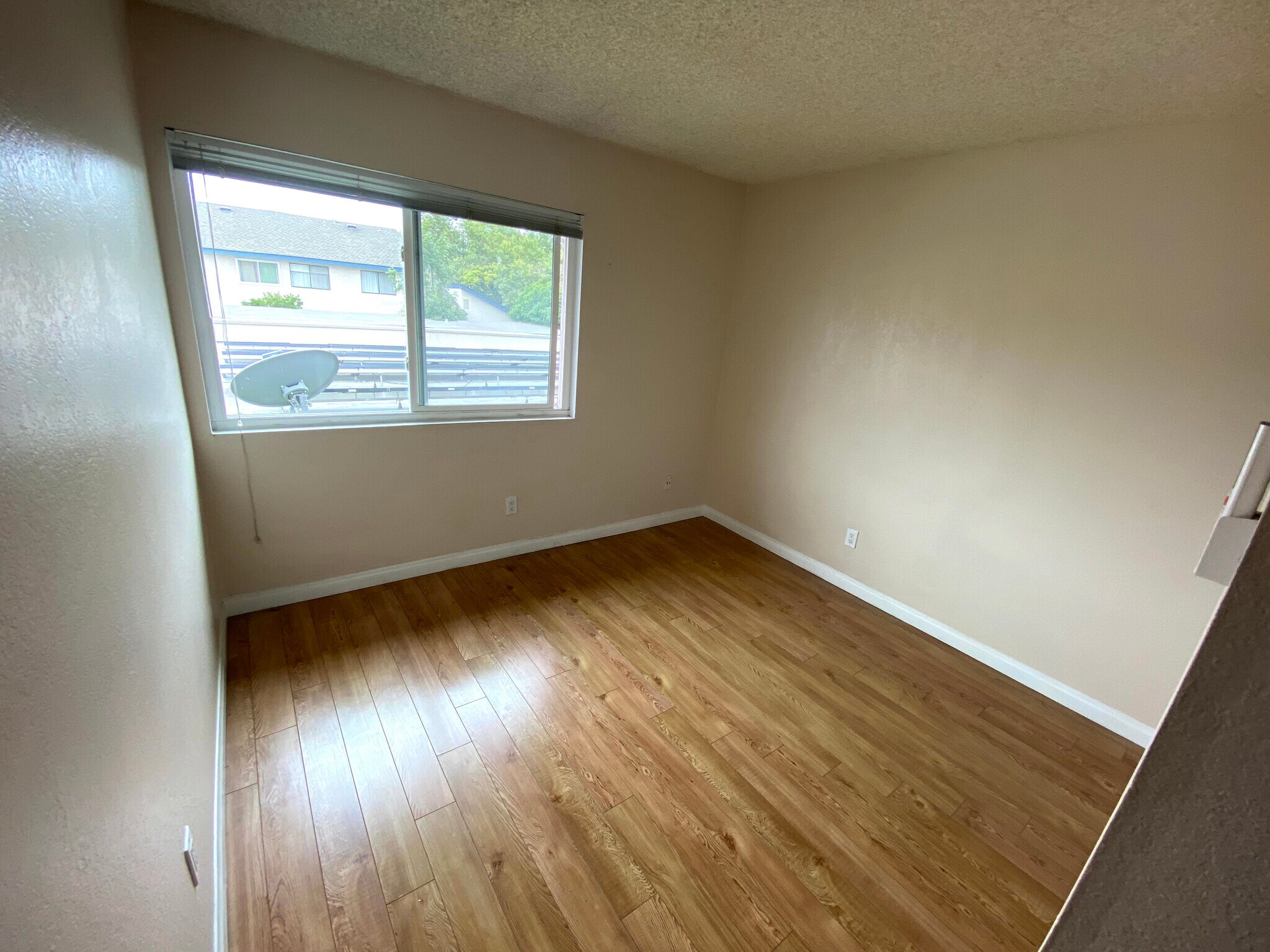 Building Photo - 1587 Gatewood Ct