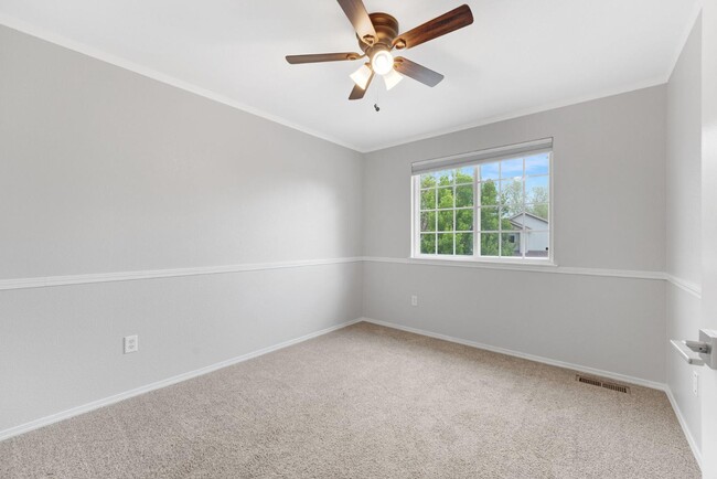 Building Photo - 6510 Stagecoach Ave