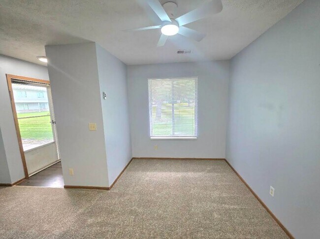 Building Photo - 4873 Marshall Dr