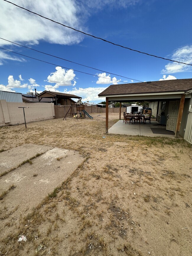 Building Photo - 10301 Rio Puerco Trail SW