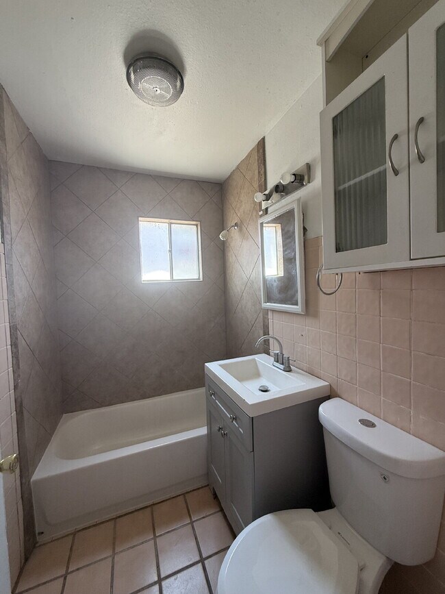 Building Photo - 7289 Mimosa Ave