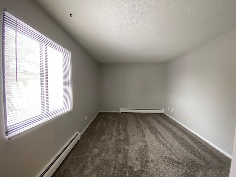 Building Photo - 2106 Valleyhigh Dr NW